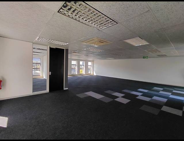 277M² OFFICE TO LET IN HURLINGHAM